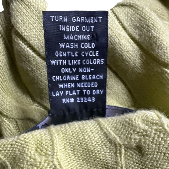 NEW YORK & COMPANY WOMEN’S LIME GREEN KNIT SHORT SLEEVE V-NECK VEST STYLE - Picture 6 of 7